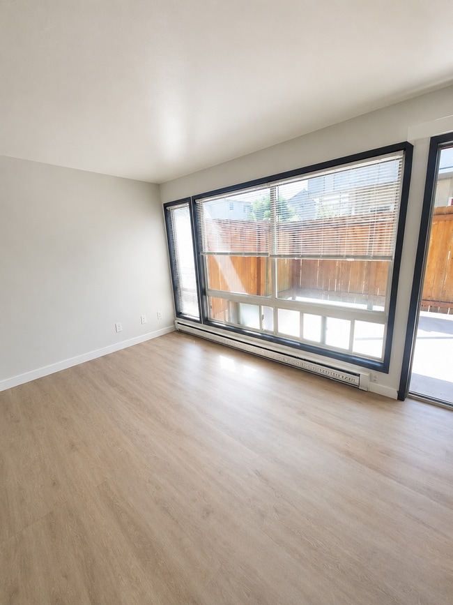 Building Photo - 921 N 96th St