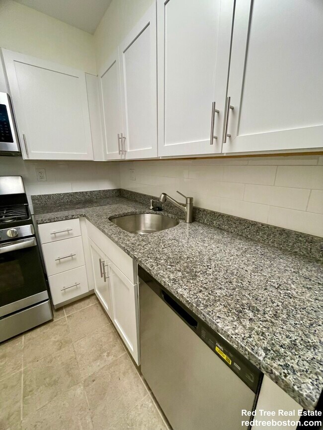 Building Photo - 185 Freeman St