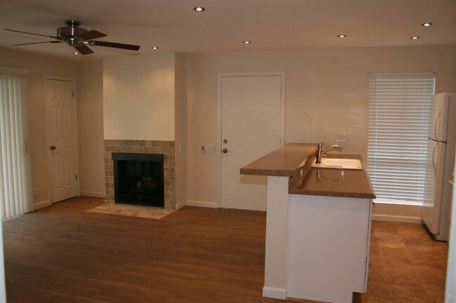 Foto del edificio - 2845 S Fairview St