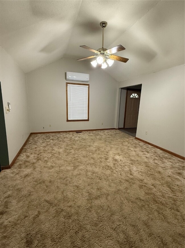 Building Photo - 8653 Reichl Dr