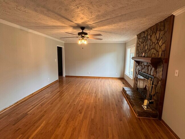 Building Photo - 6916 Twin Creek Ct
