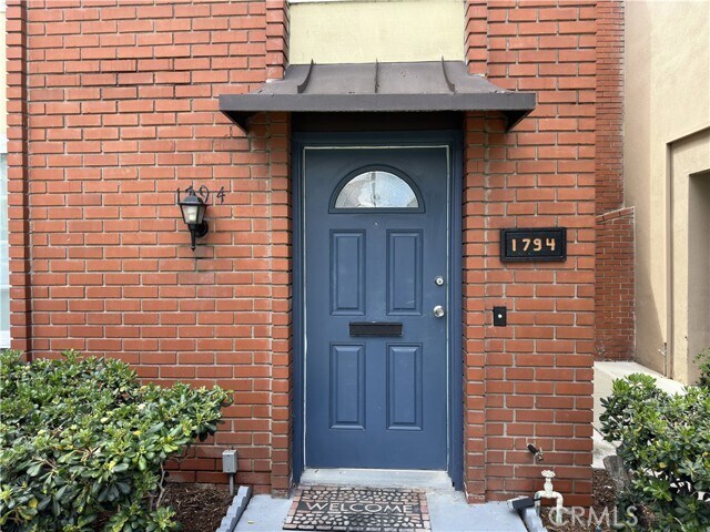 Building Photo - 1794 W Greenleaf Ave