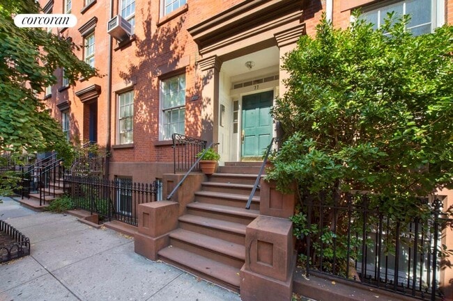 Building Photo - 77 Horatio St