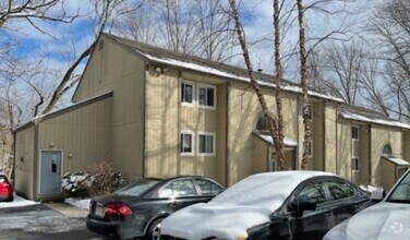 Building Photo - 400 New River Rd
