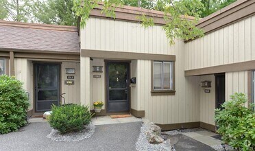 Building Photo - 994 Heritage Vlg