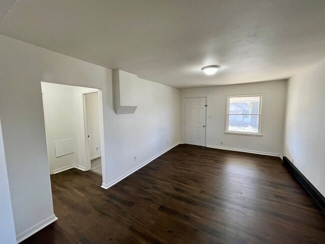 Building Photo - 17-17A E Washington St