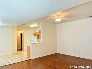 Foto del edificio - 15415 Kamary Ln
