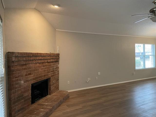 Foto del edificio - 9833 Fillmore Dr