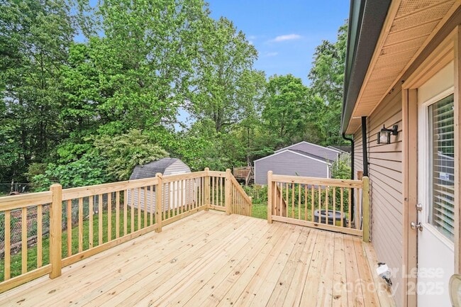 Foto del edificio - 5001 Forest Mountain Ct