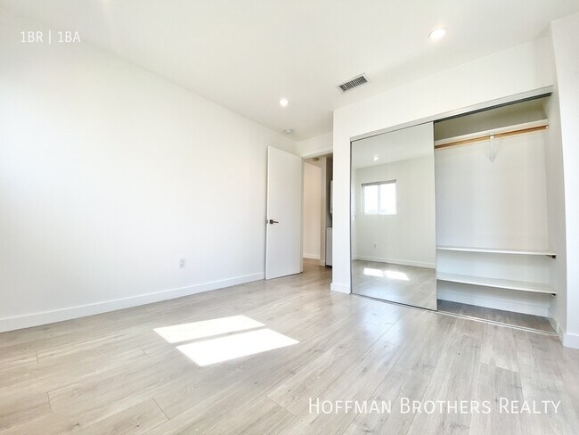 Building Photo - 421 1/2 N Coronado St