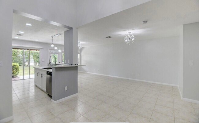 Building Photo - 5286 Sapphire Vly