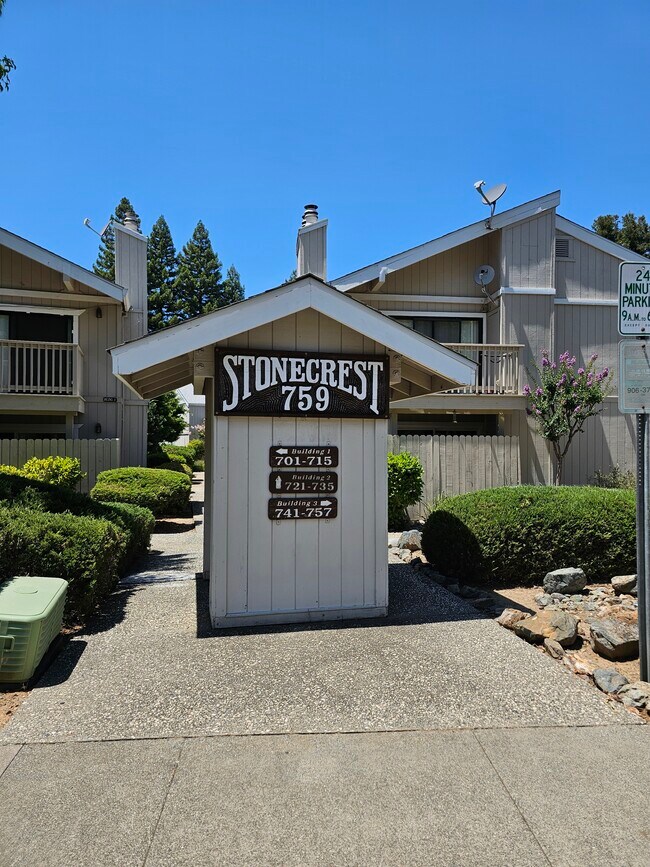 Building Photo - 741 Mikkelsen Dr