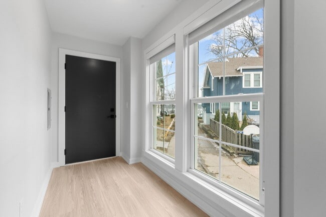 Building Photo - Harriet Apartments | 4326
