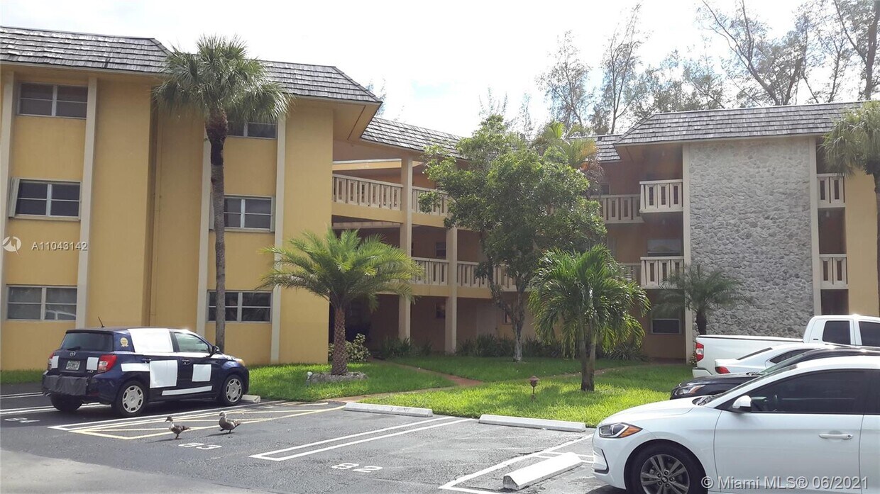 7480 Miami Lakes Dr Unit G310, Hialeah, FL 33014 Condo for Rent in