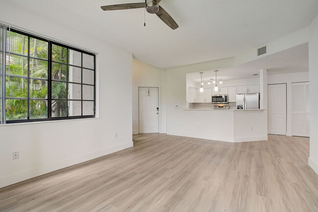 Interior Photo - The Enclave At Delray Beach