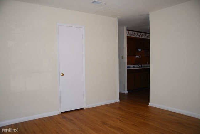 Building Photo - 3 br, 1.5 bath House - 1008 Shirley Dr