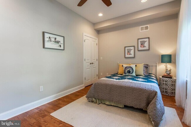 Habitación trasera del segundo piso - 1333 S Cleveland St