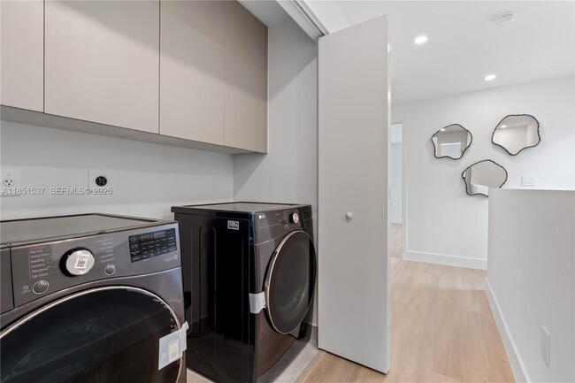 Building Photo - 1571 NW 94th Way