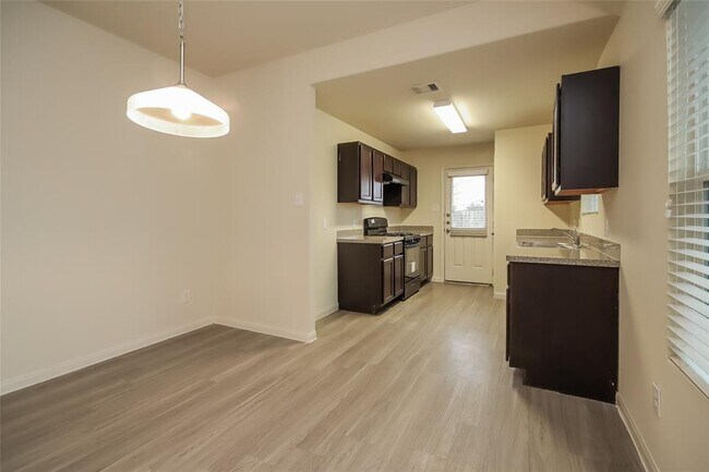Foto del edificio - 2443 Gibbs Bend Ct