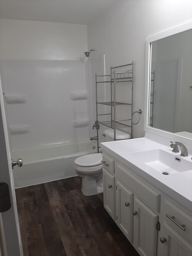 Foto del edificio - 1335 Oak St