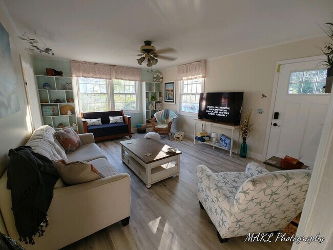 Foto del edificio - Charming Cottage in Park Circle — Modern Updates, Big Backyard!