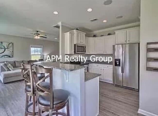 Foto del edificio - Desirable Chapin Living