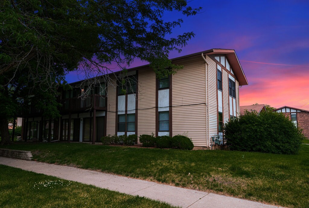 Primary Photo - 4104 192nd Pl