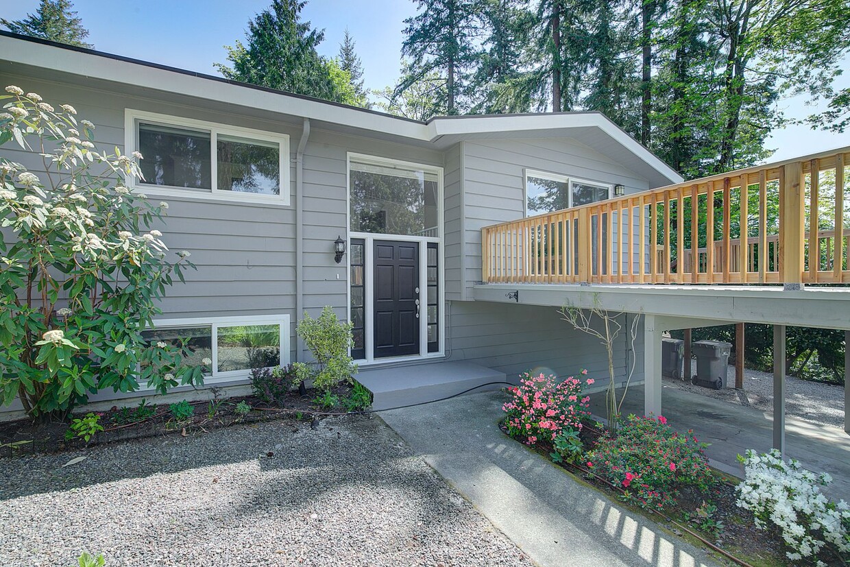 Primary Photo - 5Bd/2.25Ba Kirkland Apartment