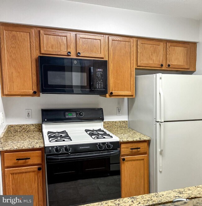 8921 Town Center Cir Unit 5206, Upper Marlboro, MD 20774 Room for