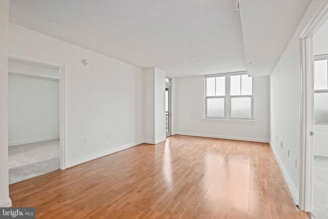 Foto del edificio - 11760 Sunrise Valley Dr