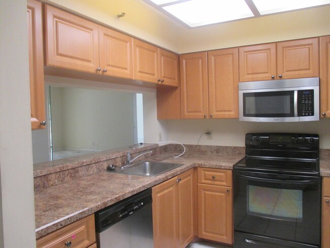 Foto del edificio - 14475  Strathmore Lane 105