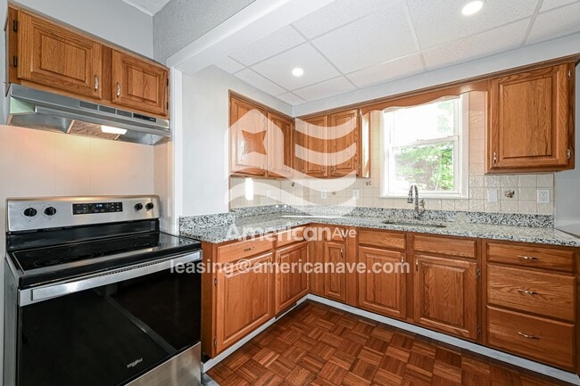 Building Photo - 1008 Hancock Ave