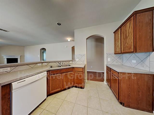 Foto del edificio - 1046 Warbler Ln