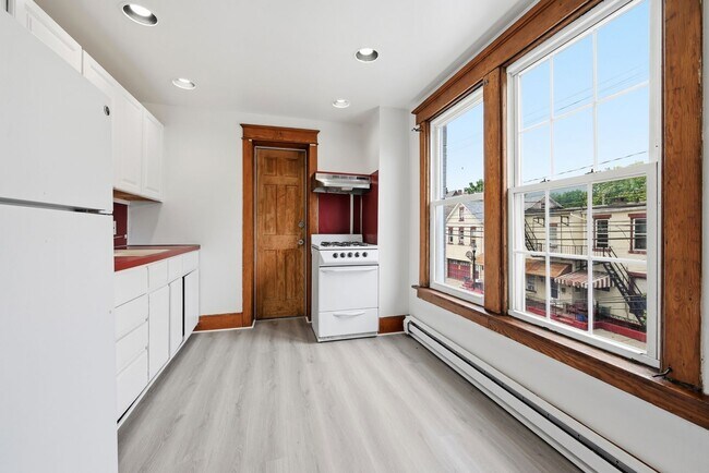 Foto del edificio - 348 N 6th St