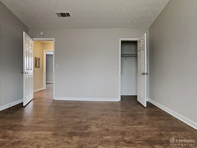 Foto del edificio - 3011 Eastland Way