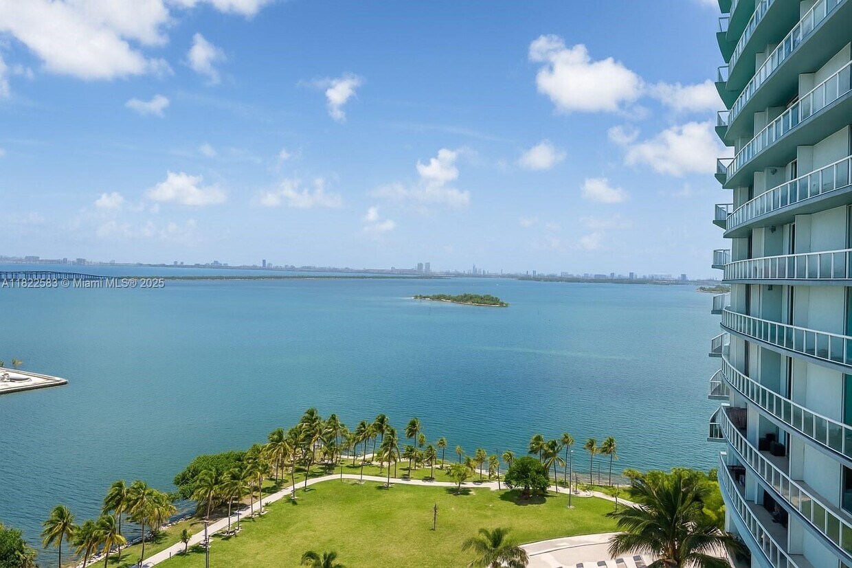 Foto principal - 1900 N Bayshore Dr