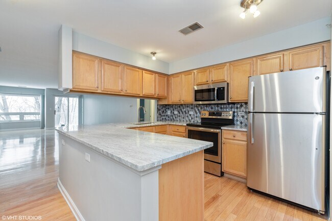 Foto del edificio - 1635 N Milwaukee Ave