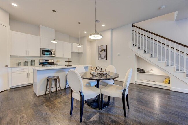 Foto del edificio - 847 Rachel St