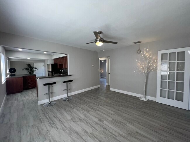 living room/kitchen - 4042 2nd Ave S