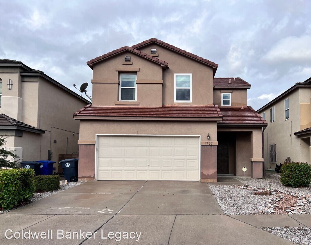 4 br, 3 bath House 7705 La Brea St NE House Rental in Albuquerque