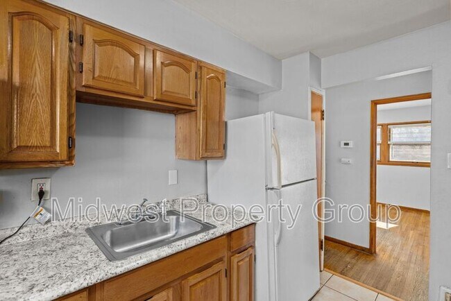 Foto del edificio - 405 Cameron Rd