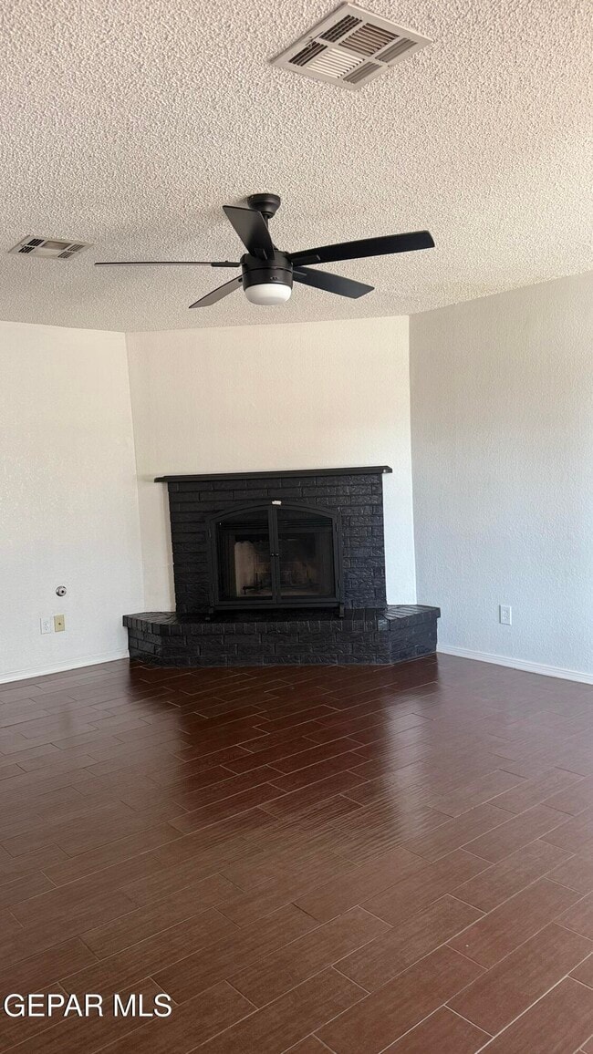 Foto del edificio - 11621 Marsh Mccall Way