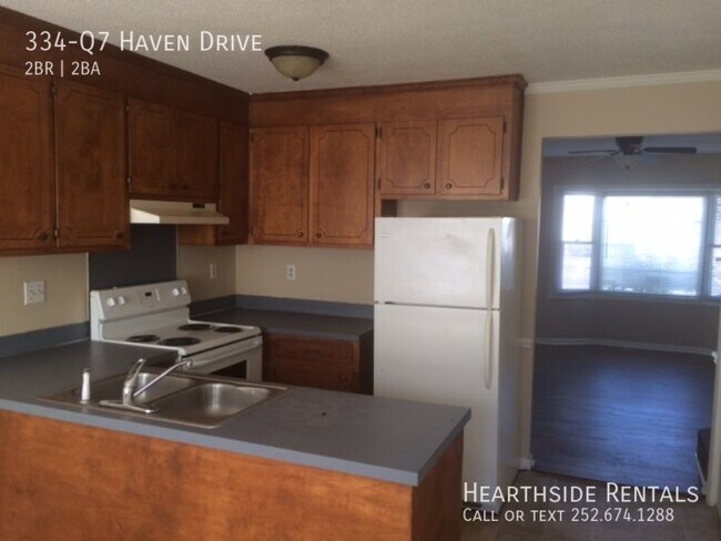 Building Photo - **2 BEDROOM 1.5 BATH TOWNHOUSE $875/MONTH ...