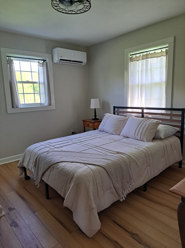 Foto del edificio - 386 White Store Rd