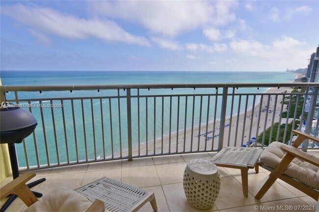 Building Photo - 17375 Collins Ave