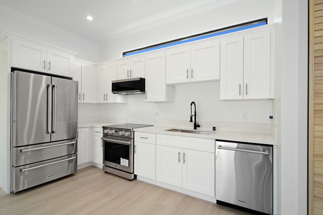 Building Photo - 10947 Lurline Ave