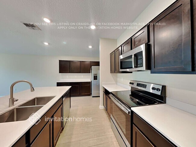 Foto del edificio - 978 Caitlin Loop