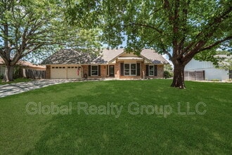 Building Photo - 133 Thomas Edison Dr