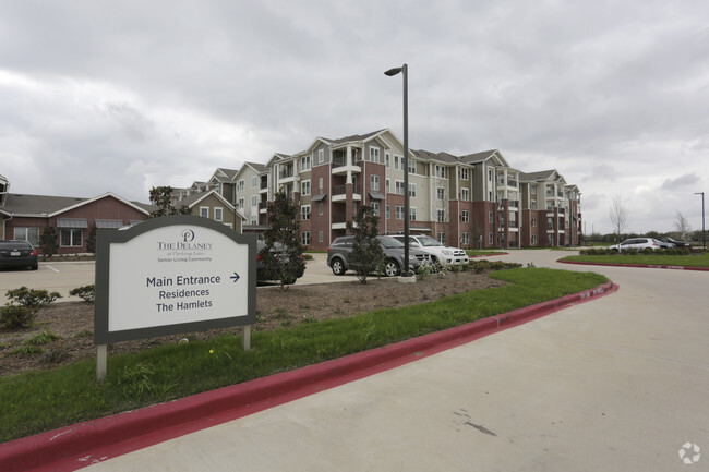 Building Photo - The Delaney at Parkway Lakes