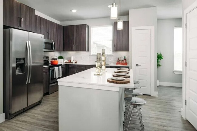 Photo - Why Wait? Get 1 Month FREE Right Now! Apartment